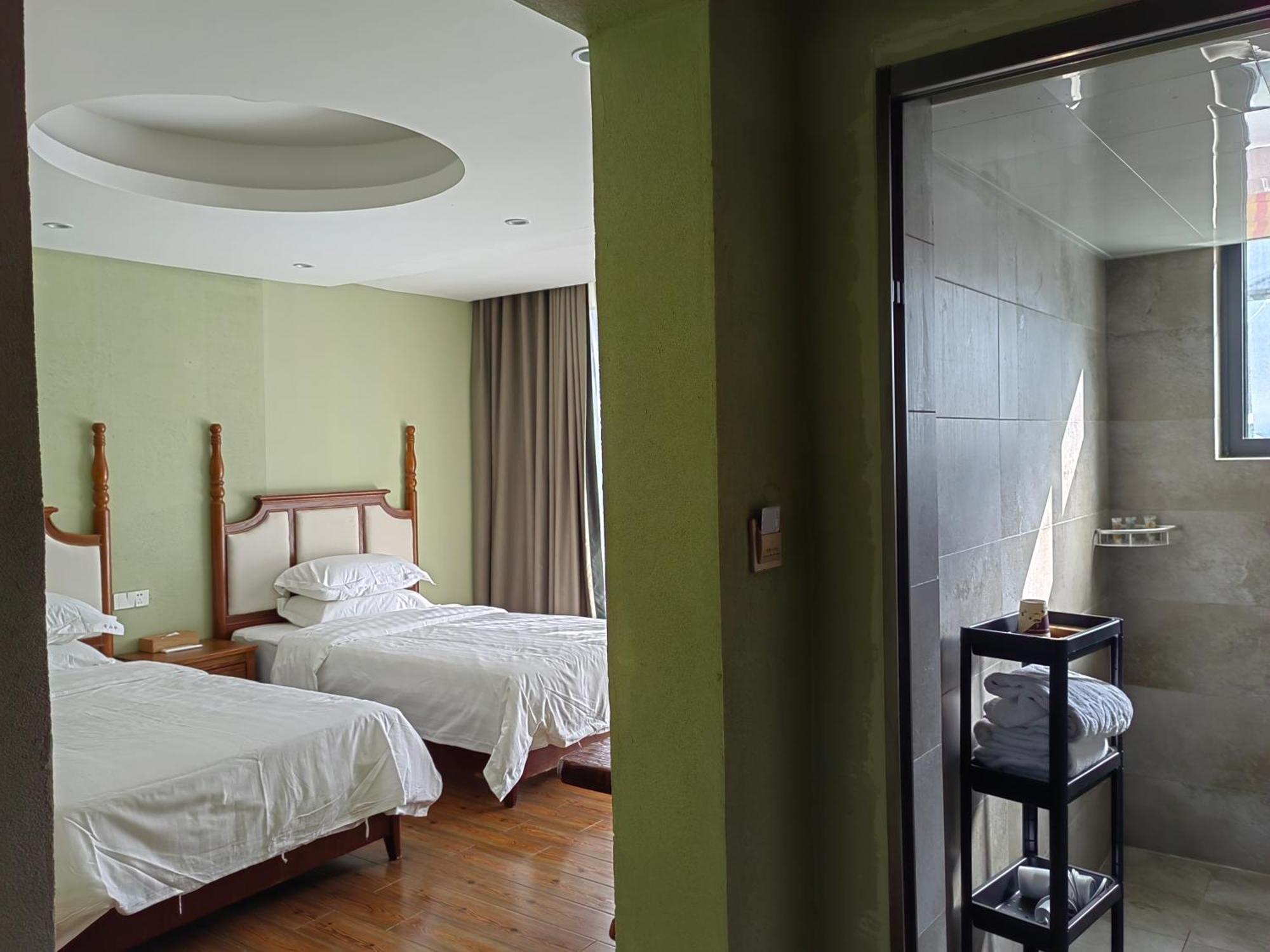 Serene Vale Inn Guilin-Free One Way Pick Up Service To High-Speed Railway Station For 2 Nights Экстерьер фото